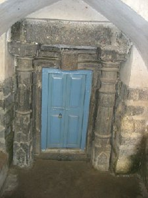 shrinkhala devi temple door