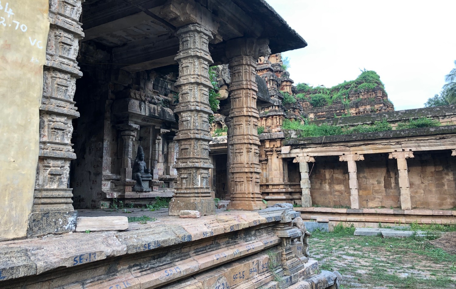 ancient hindu temple in ruins